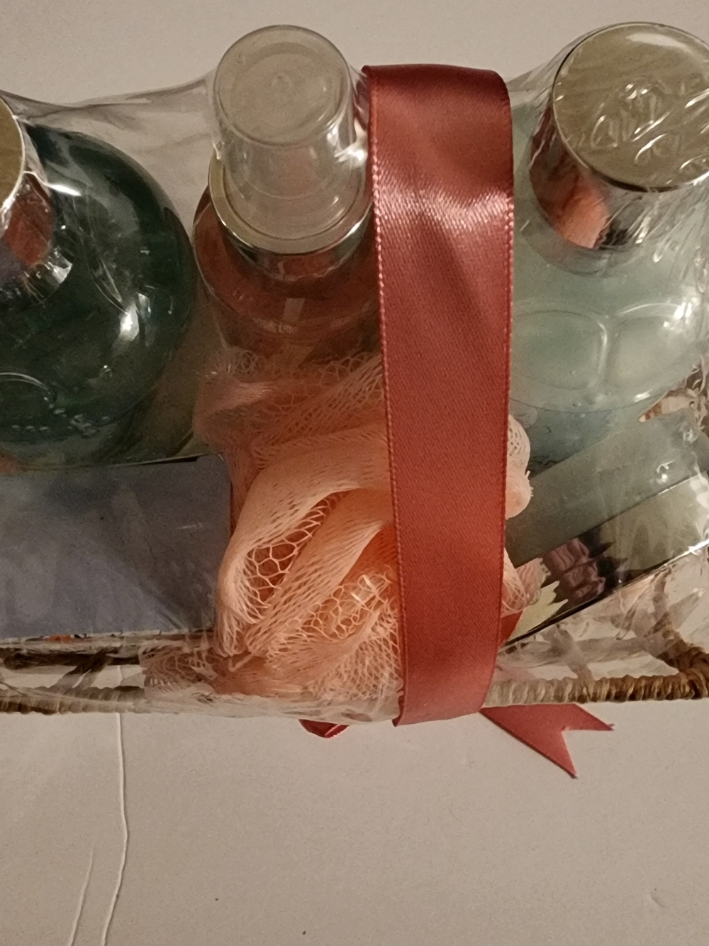 Women Bath & Body Gift Set in Peach